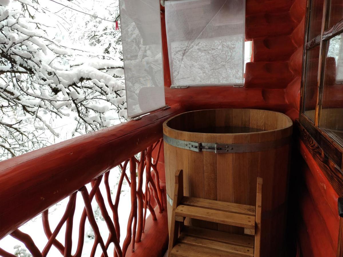 Дерев'Яний Котедж "Казка" Yaremche Exterior photo